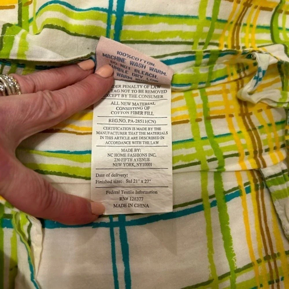 Cottage‎ Butter yellow set of 4 standard quilted pillow shams Scalloped floral